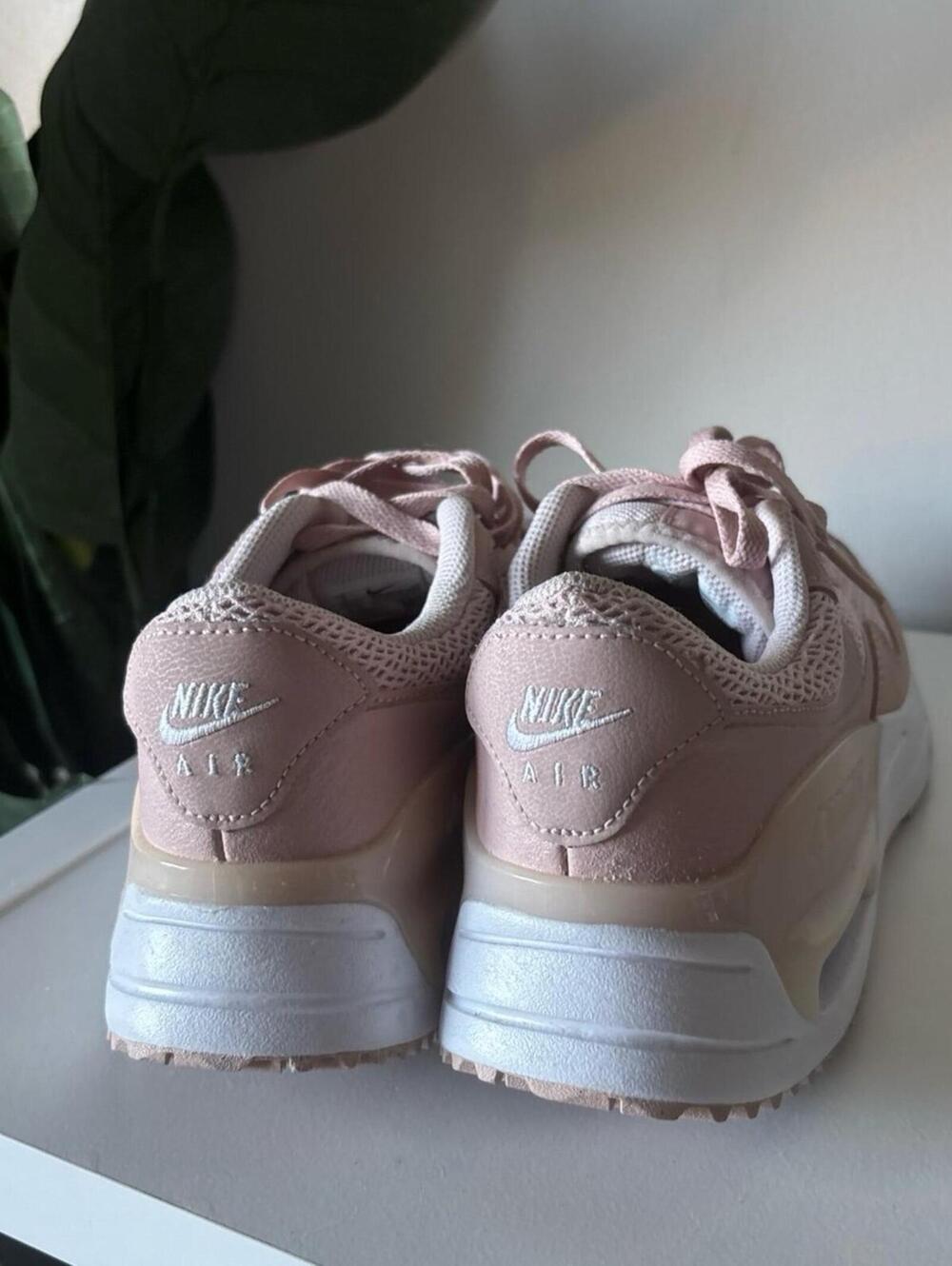 PINK NIKE SNEAKERS SIZE 9 - Picture 4 of 4